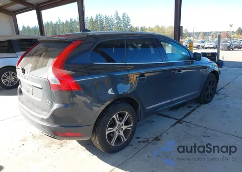 2015 Volvo Xc60 T6 z USA, uszkodzony, nr VIN YV4902RK5F2720055
